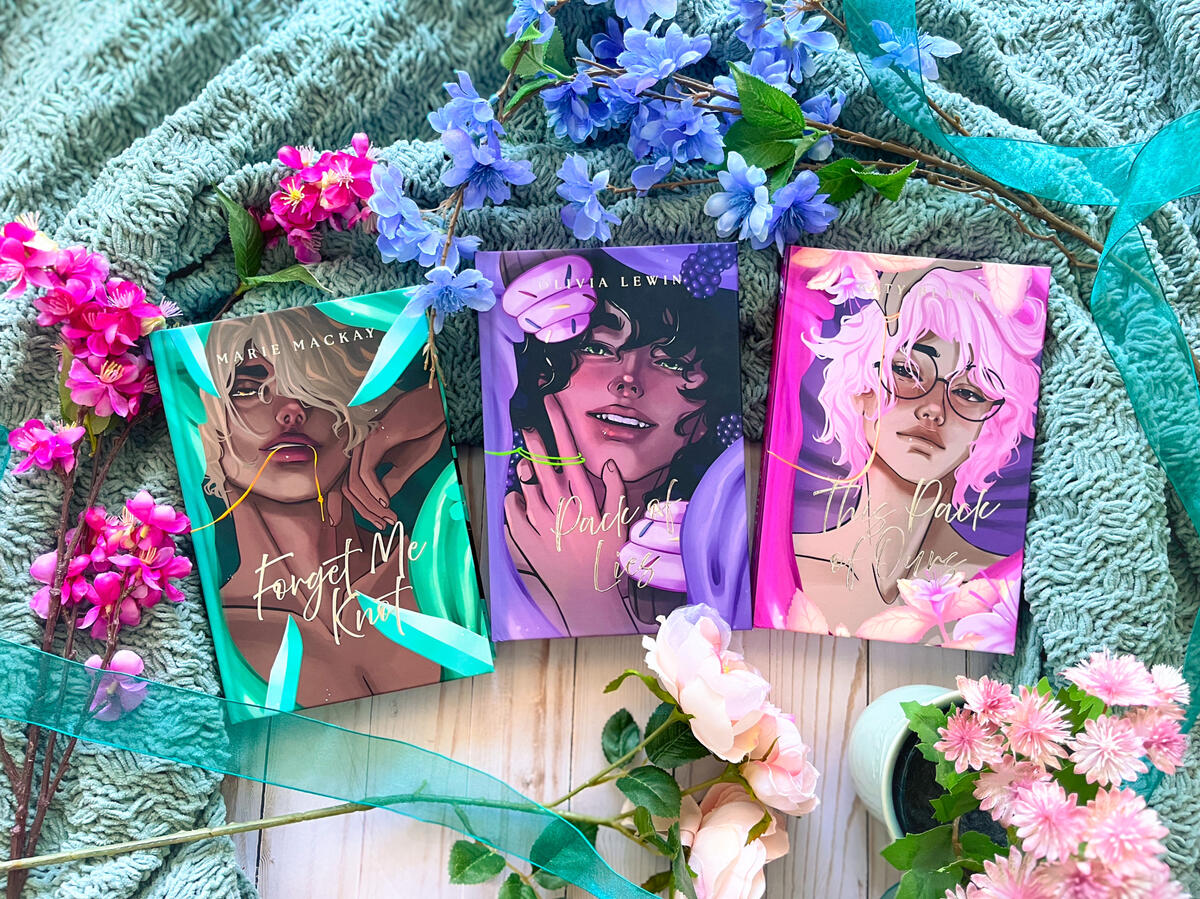 Double omega flatlays 2