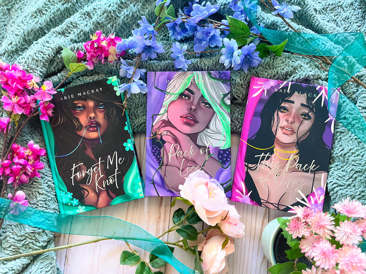 Double omega flatlays 1